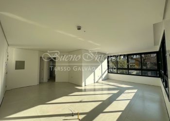 Apartamento à venda, 2 quartos, 2 suítes, 1 vaga no bairro São João em Porto Alegre