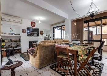 Alugueis à venda com 266m², 4 quartos, 1 suíte, 2 vagas no bairro Petrópolis em Porto Alegre