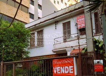 Casa/Sobrado à venda com 200m², 4 quartos, 2 vagas no bairro Santana em Porto Alegre