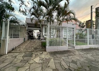 Casa Comercial à venda com 165m², 3 quartos, 1 suíte, 3 vagas no bairro Aberta dos Morros em Porto Alegre