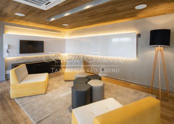 Sala Comercial à venda com 36m², 1 quarto no bairro Centro Histórico em Porto Alegre