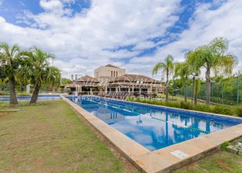 Terreno à venda com 611m² no bairro Vila Nova em Porto Alegre