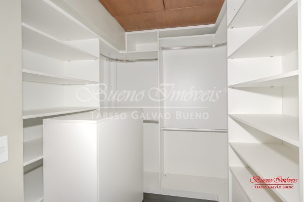 Casa/Sobrado à venda com 360m², 4 suítes, 5 vagas no bairro Cristal em Porto Alegre - Foto 15