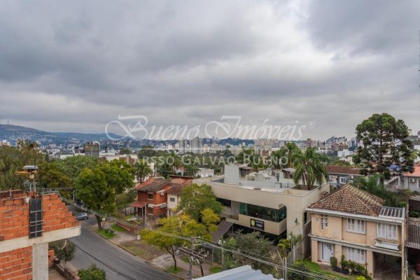 Alugueis à venda com 266m², 4 quartos, 1 suíte, 2 vagas no bairro Petrópolis em Porto Alegre - Foto 7