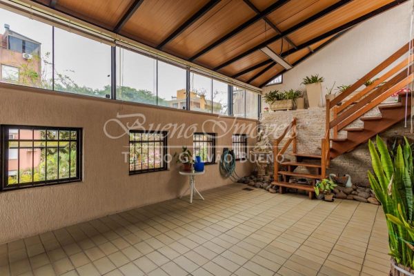 Alugueis à venda com 266m², 4 quartos, 1 suíte, 2 vagas no bairro Petrópolis em Porto Alegre - Foto 9