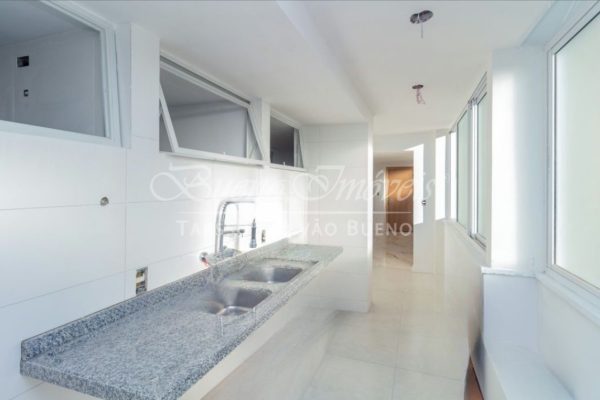 Apartamento à venda com 186m², 3 quartos, 1 suíte no bairro Centro Histórico em Porto Alegre - Foto 10