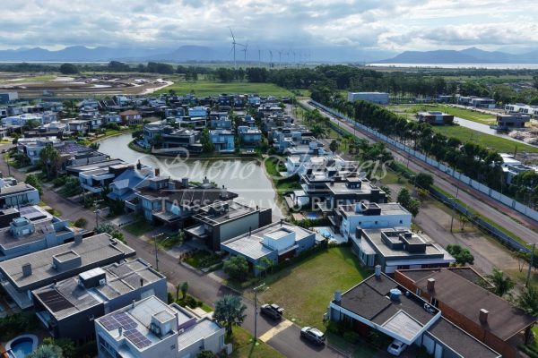 Casa em Condomínio à venda com 220m², 4 quartos, 4 suítes, 2 vagas no bairro Menino Deus em Porto Alegre - Foto 28